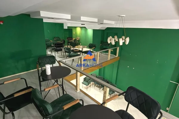 JEPET AMBIENT DUPLEX 100M2 ME QERA "PALLATET CABEJ, MISTO MAME" 55.000 LEKE