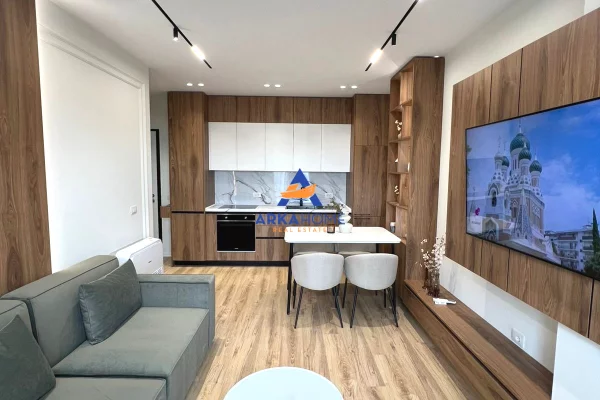Shtepi me qera 2+1 ne Tirane - 800 Euro