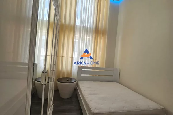 Shtepi ne shitje Apartament ne Tirane, 2+1, Mobilimi E mobiluar, Pagesa 238,700  Euro.