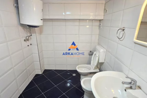 Shtepi ne shitje Apartament ne Tirane, 2+1, Mobilimi E mobiluar, Pagesa 238,700  Euro.
