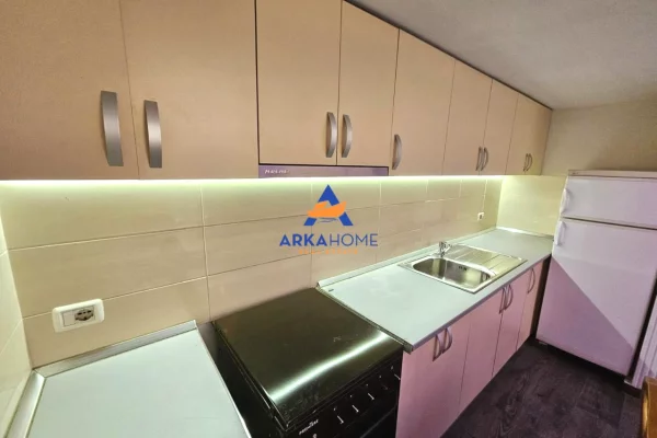 Shtepi ne shitje Duplex(shtepi me 2 kate) ne Tirane, 2+1, Mobilimi E mobiluar, Pagesa 257,600  Euro.