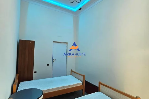Shtepi ne shitje Duplex(shtepi me 2 kate) ne Tirane, 2+1, Mobilimi E mobiluar, Pagesa 257,600  Euro.