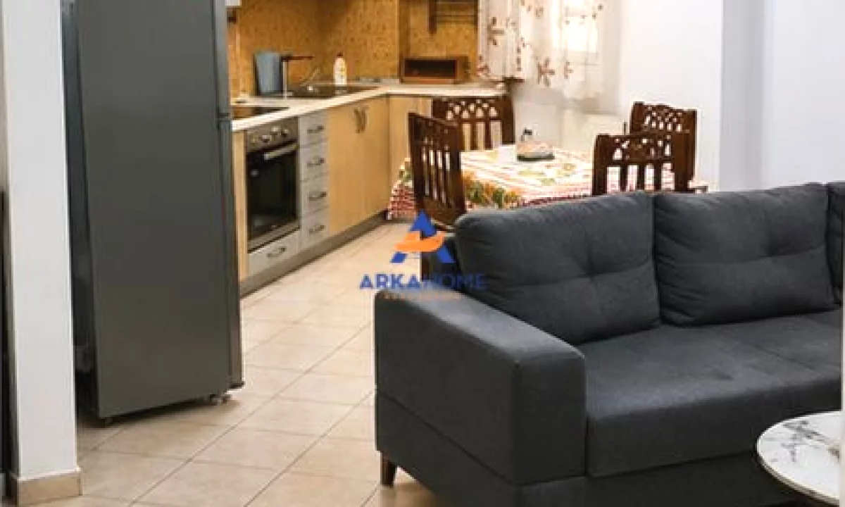 Shtepi me qera Apartament ne Tirane, 2+1, Mobilimi E mobiluar, Pagesa 957  Euro.