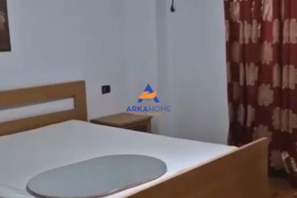 Shtepi me qera Apartament ne Tirane, 2+1, Mobilimi E mobiluar, Pagesa 957  Euro.