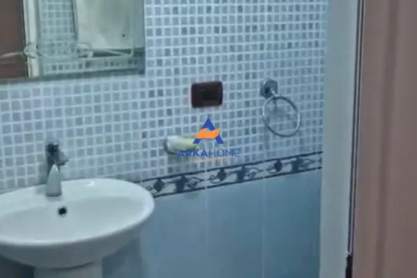 Shtepi me qera Apartament ne Tirane, 2+1, Mobilimi E mobiluar, Pagesa 957  Euro.