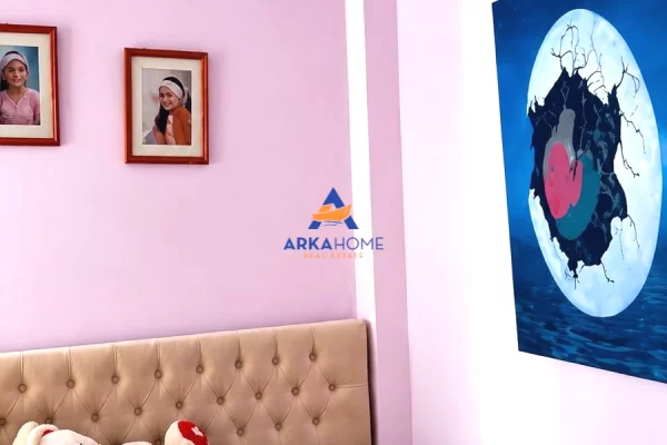 Shtepi ne shitje Apartament ne Tirane, 3+1, Mobilimi E mobiluar, Pagesa 116,000  Euro.