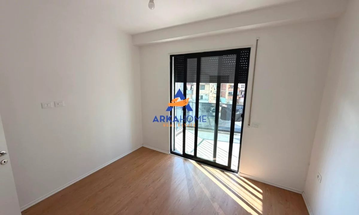 Shtepi me qera Apartament ne Tirane, 2+1, Mobilimi Bosh, pa mobiluar, Pagesa 691  Euro.