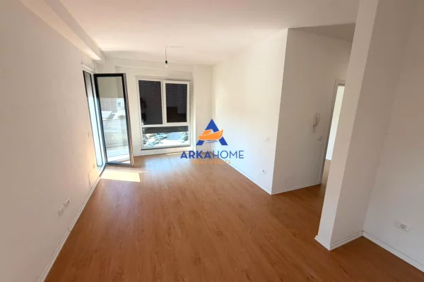 Shtepi me qera Apartament ne Tirane, 2+1, Mobilimi Bosh, pa mobiluar, Pagesa 691  Euro.