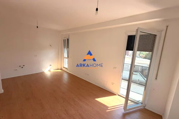 Shtepi me qera Apartament ne Tirane, 2+1, Mobilimi Bosh, pa mobiluar, Pagesa 691  Euro.