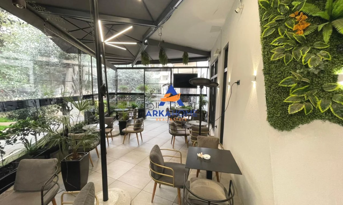 JEPET ME QERA LOKAL TE KOMPLEKSI MAGNET 260M2 1500 EURO NETO