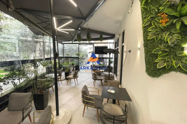 JEPET ME QERA LOKAL TE KOMPLEKSI MAGNET 260M2 1500 EURO NETO