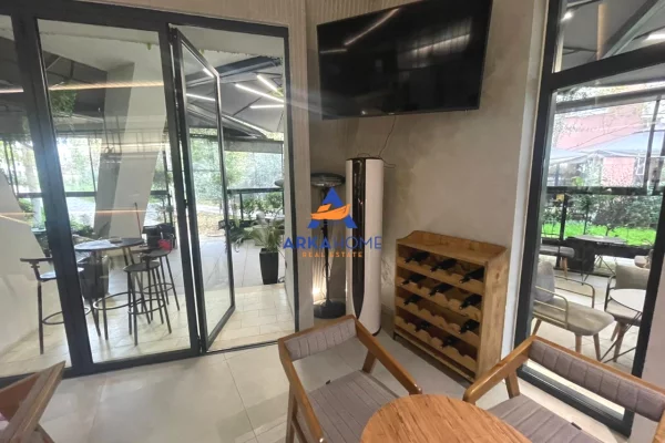 JEPET ME QERA LOKAL TE KOMPLEKSI MAGNET 260M2 1500 EURO NETO