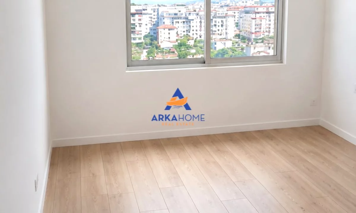 Shtepi ne shitje Apartament ne Tirane, 2+1, Mobilimi Bosh, pa mobiluar, Pagesa 170,000  Euro.