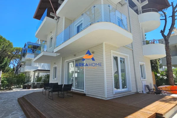 Shtepi ne shitje Apartament ne Durres, 4+1, Mobilimi E mobiluar, Pagesa 1,300,000  Euro.