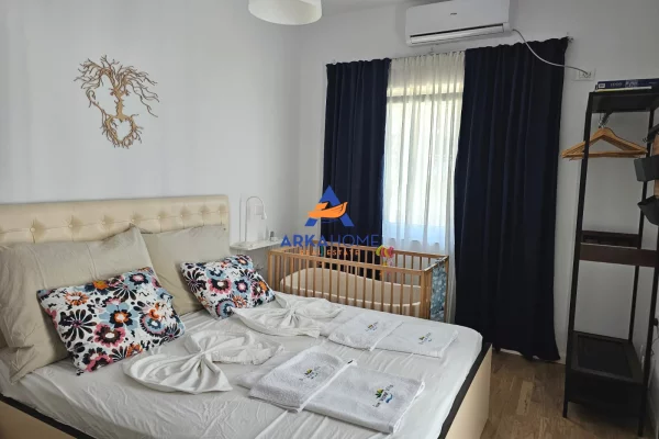 Shtepi ne shitje Apartament ne Durres, 4+1, Mobilimi E mobiluar, Pagesa 1,300,000  Euro.