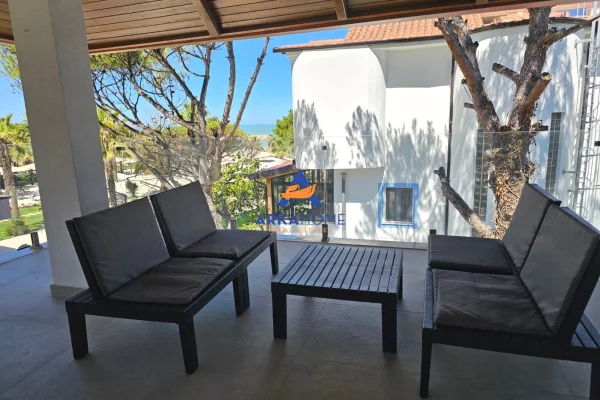 Shtepi ne shitje Apartament ne Durres, 4+1, Mobilimi E mobiluar, Pagesa 1,300,000  Euro.