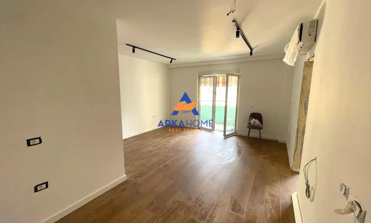 Shtepi me qera Apartament ne Tirane, 1+1, Mobilimi Bosh, pa mobiluar, Pagesa 1,000  Euro.