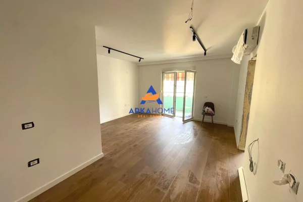 Shtepi me qera 1+1 ne Tirane - 1,000 Euro