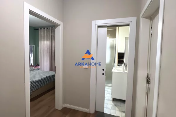 Shtepi ne shitje Apartament ne Tirane, 1+1, Mobilimi E mobiluar, Pagesa 111,940  Euro.