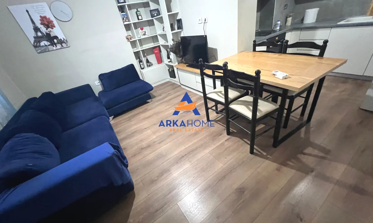 Shtepi ne shitje Apartament ne Tirane, 1+1, Mobilimi E mobiluar, Pagesa 111,940  Euro.