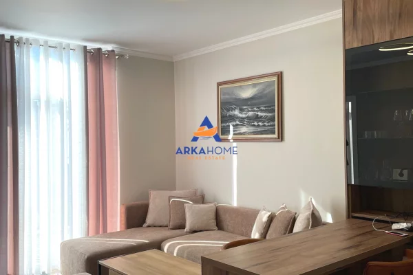 Shtepi ne shitje Apartament ne Tirane, 2+1, Mobilimi E mobiluar, Pagesa 175,000  Euro.