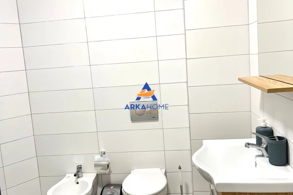 Shtepi ne shitje Apartament ne Tirane, 2+1, Mobilimi E mobiluar, Pagesa 175,000  Euro.