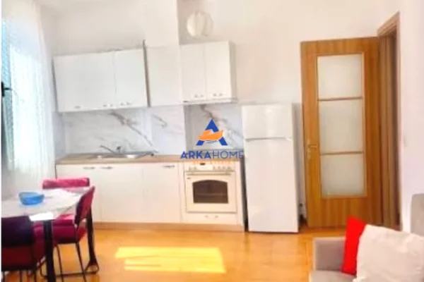 Shtepi ne shitje Apartament ne Tirane, 1+1, Mobilimi E mobiluar, Pagesa 115,000  Euro.