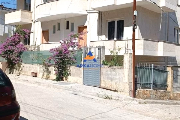 Shtepi ne shitje 3+1 ne Tirane - 350,000 Euro