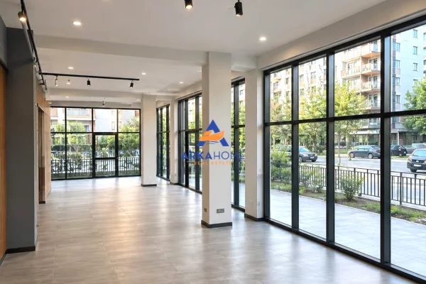 Ambient biznesi me qera 1+1 ne Tirane - 6,160 Euro