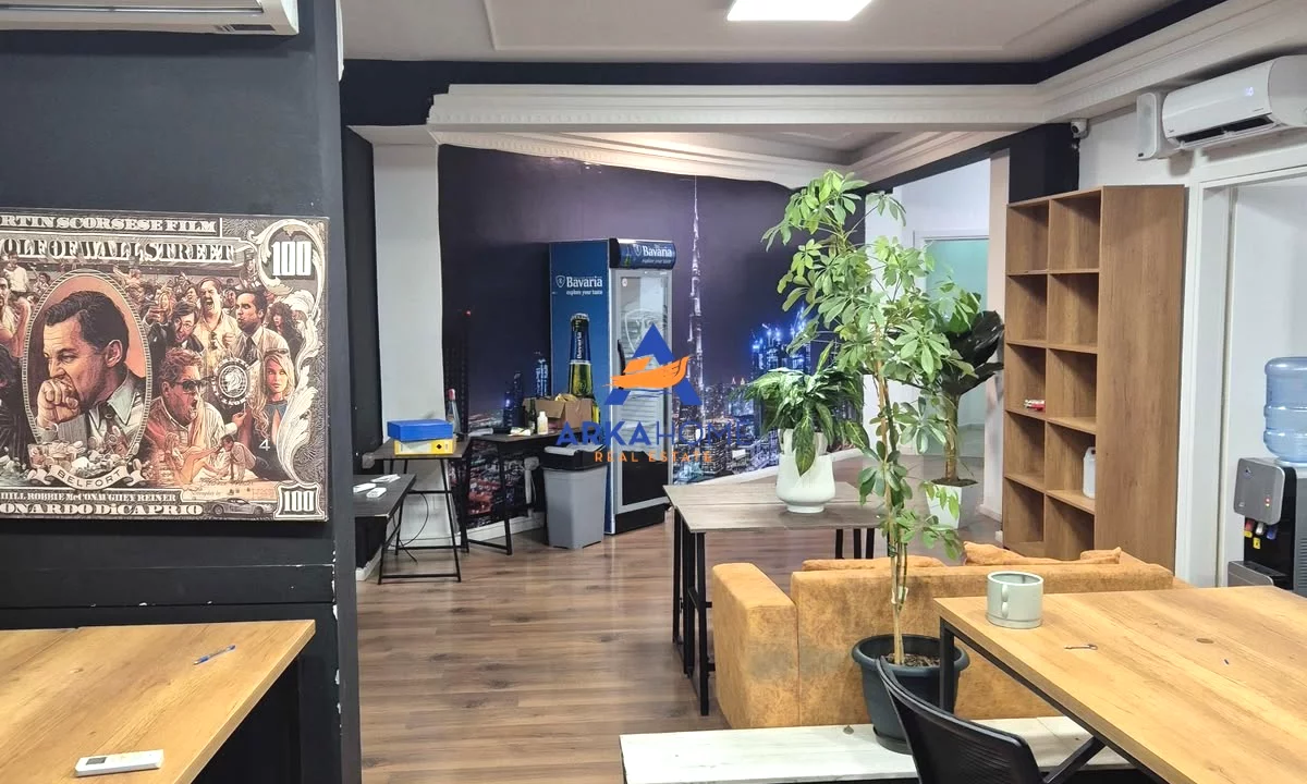 JEPET ZYRE ME QERA 154M2 "PERBALLE DELIJORGJIT" 900 EURO