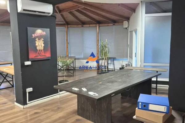 JEPET ZYRE ME QERA 154M2 "PERBALLE DELIJORGJIT" 900 EURO