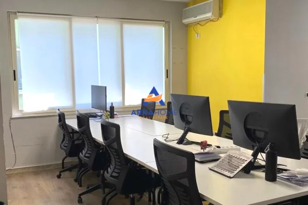 Ambient biznesi me qera 3+1 ne Tirane - 1,500 Euro