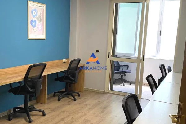 JEPET ME QERA AMBIENT ZYRE 132M2 "NE BLLOK" 1500 EURO