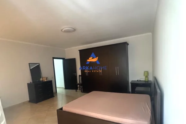 Shtepi me qera Apartament ne Tirane, 2+1, Mobilimi E mobiluar, Pagesa 692  Euro.