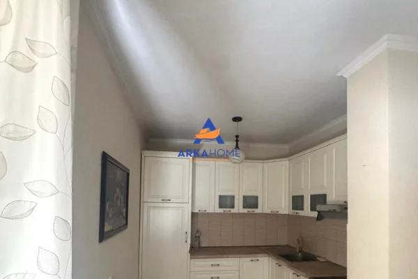 Shtepi me qera Apartament ne Tirane, 2+1, Mobilimi E mobiluar, Pagesa 692  Euro.