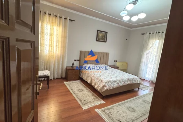 Shtepi me qera Apartament ne Tirane, 2+1, Mobilimi E mobiluar, Pagesa 533  Euro.
