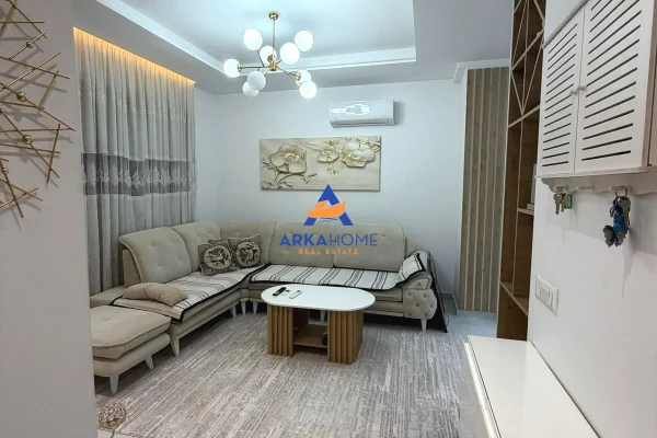 Shtepi me qera Apartament ne Tirane, 1+1, Mobilimi E mobiluar, Pagesa 639  Euro.