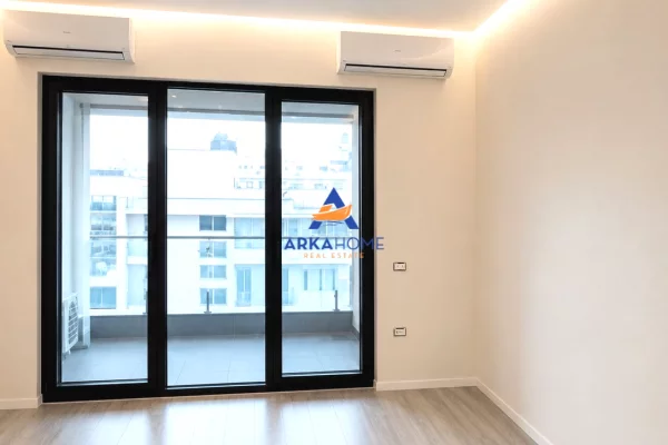 JEPET ZYRE ME QERA 130M2 "KOMPLEKSI SQUARE 21,RRUGA E KAVAJES" 1000 EURO