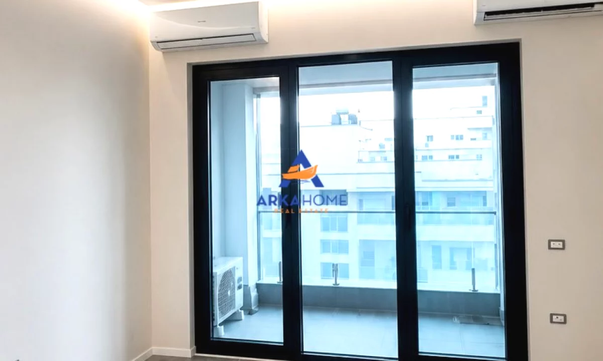 JEPET ZYRE ME QERA 130M2 "KOMPLEKSI SQUARE 21,RRUGA E KAVAJES" 1000 EURO