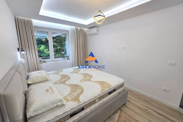 Shtepi ne shitje Apartament ne Tirane, 2+1, Mobilimi E mobiluar, Pagesa 200,959  Euro.