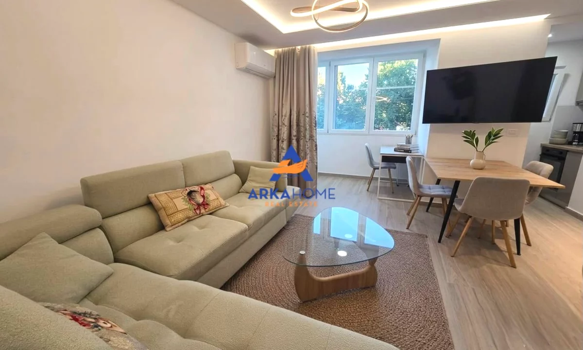 Shtepi ne shitje Apartament ne Tirane, 2+1, Mobilimi E mobiluar, Pagesa 200,959  Euro.