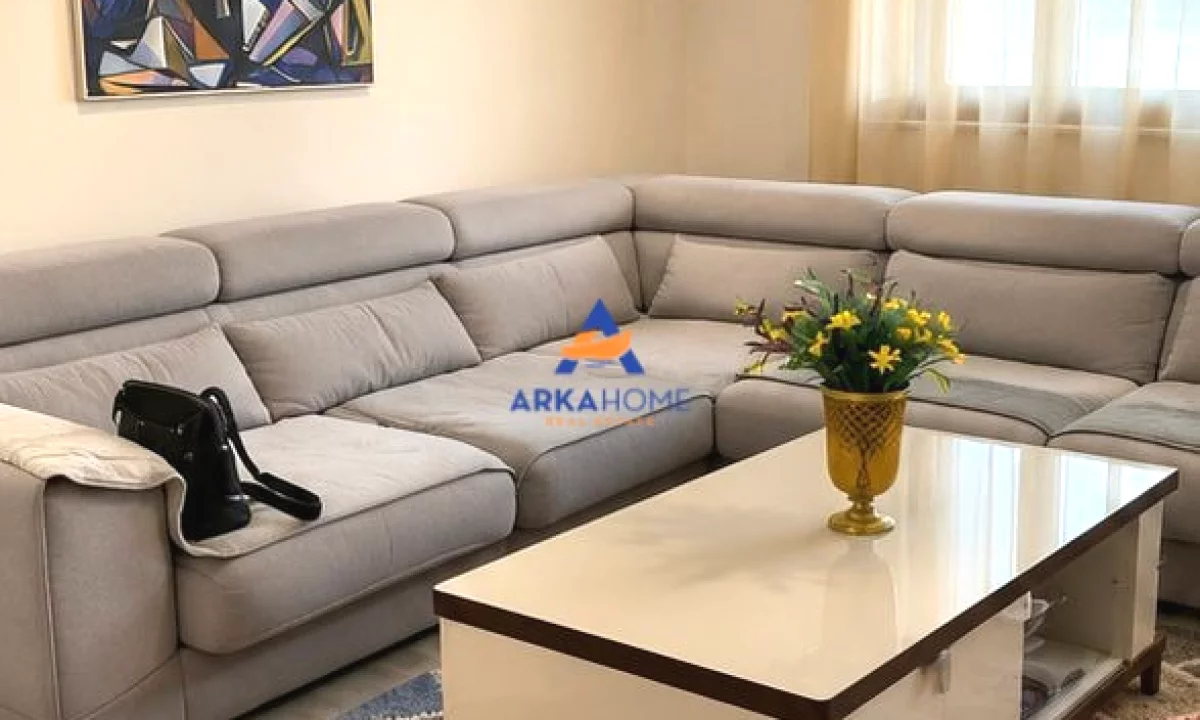 Shtepi ne shitje Apartament ne Tirane, 1+1, Mobilimi E mobiluar, Pagesa 252,300  Euro.