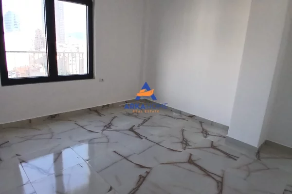 Shtepi me qera Apartament ne Tirane, 3+1, Mobilimi E mobiluar, Pagesa 1,492  Euro.