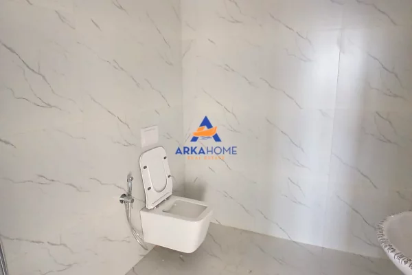 Shtepi me qera Apartament ne Tirane, 3+1, Mobilimi E mobiluar, Pagesa 1,492  Euro.