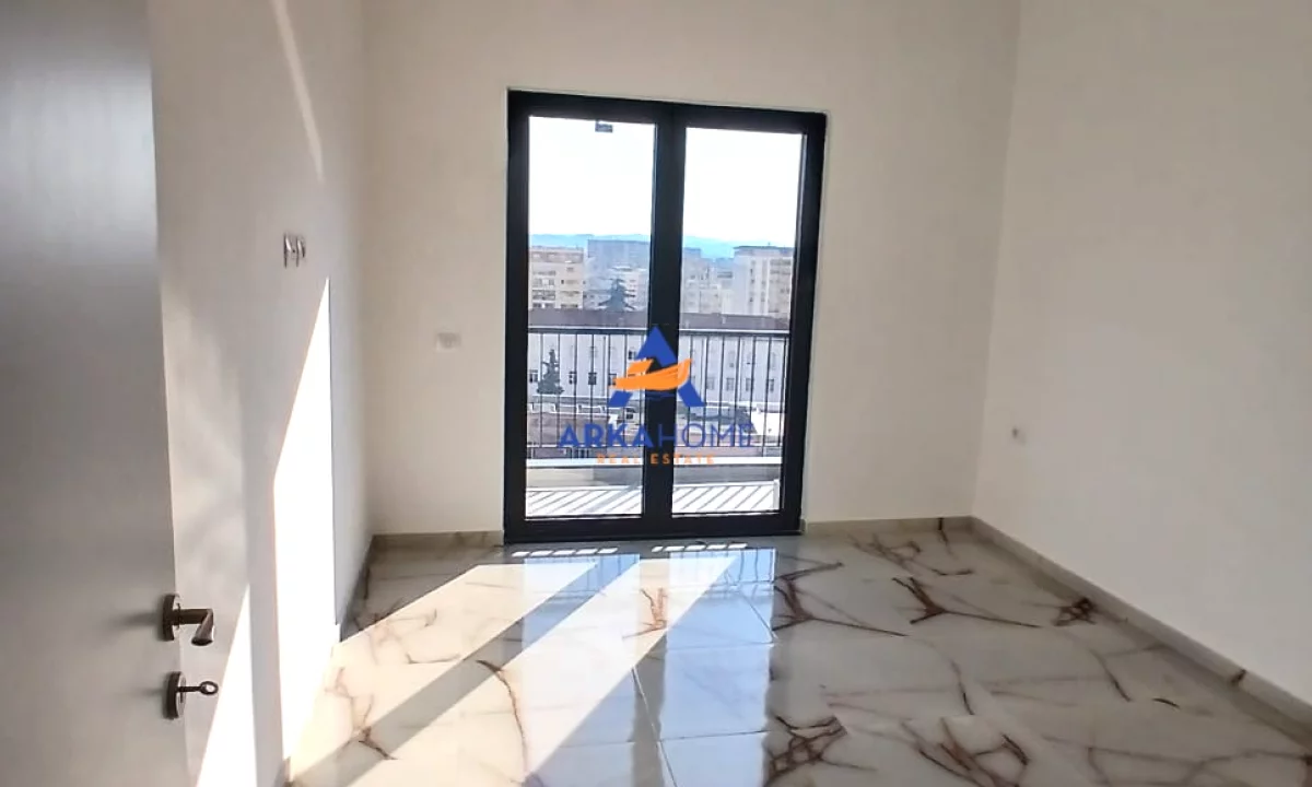 Shtepi me qera Apartament ne Tirane, 3+1, Mobilimi E mobiluar, Pagesa 1,492  Euro.