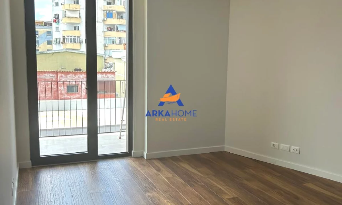JEPET ME QERA AMBJENT 116M2 "RRUGA E KOSOVARVE, AFER OLIMPIKUT" 1700 EURO
