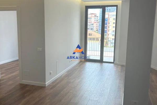 JEPET ME QERA AMBJENT 116M2 "RRUGA E KOSOVARVE, AFER OLIMPIKUT" 1700 EURO
