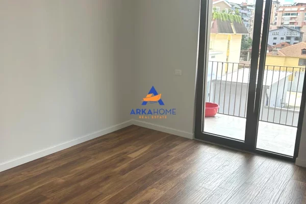 JEPET ME QERA AMBJENT 116M2 "RRUGA E KOSOVARVE, AFER OLIMPIKUT" 1700 EURO