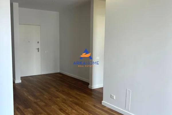 JEPET ME QERA AMBJENT 116M2 "RRUGA E KOSOVARVE, AFER OLIMPIKUT" 1700 EURO