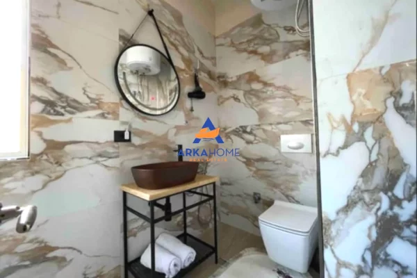 Shtepi me qera Apartament ne Tirane, 1+1, Mobilimi E mobiluar, Pagesa 586  Euro.